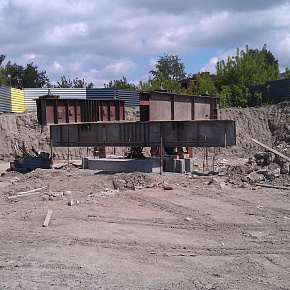 Pile loading tests